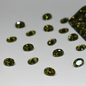 Olivgrön oval slipad form STORLEKSVAL Lösa stenar Cubic Zirconia Ädelstenar