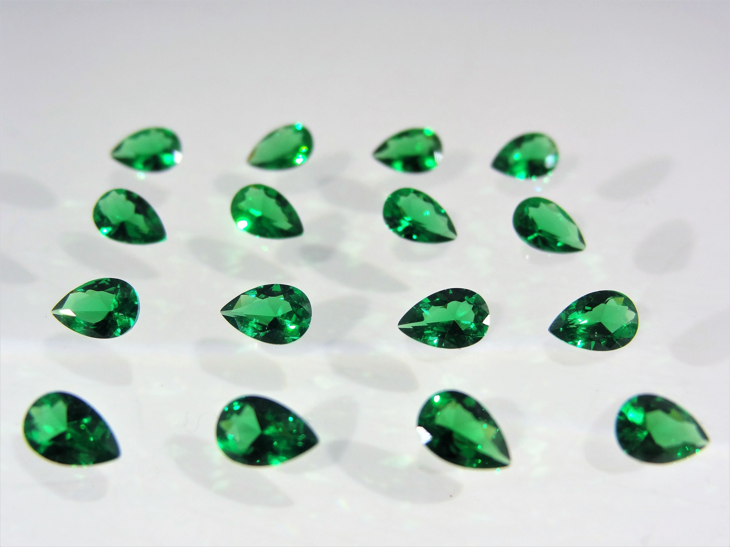 Boucles D'oreilles Pendantes Poire En émeraude Verte Et Argent 925 - Fait Main - Neuf Sans Emballage