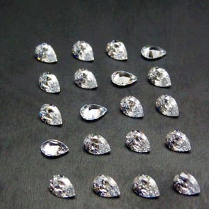 Taille poire blanche CZ CHOIX DE LA TAILLE Pierres non serties Zircone cubique Pierres précieuses de haute qualité image 1