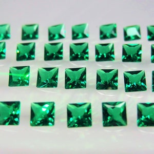 Pietre sciolte nanocristalline a taglio principessa, colore verde smeraldo, forma quadrata, scelta di dimensioni.