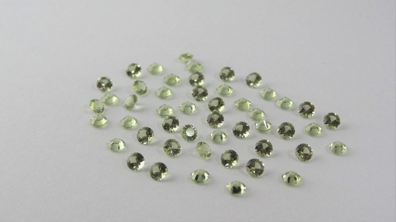 Peridoto Redondo Corte Brillante TAMAÑO ELECCIÓN Piedras Sueltas Piedras Preciosas Semipreciosas Naturales de Alta Calidad imagen 4