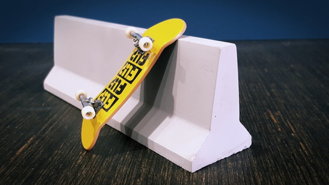 Jersey Barrier for Fingerboard Skatepark 112 Scale Miniature, Made of