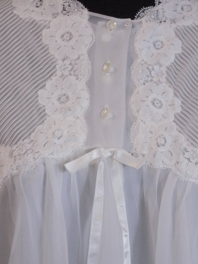 Chiffon Nightgown and Robe 1960s Gossard Artemis Peignoir Set White GORGEOUS Size Small