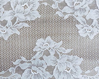 Off-White Stretch Lace Galloon: Floral Scalloped Edge, 22cm Wide