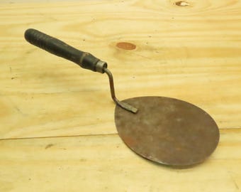 Sartén Tawa de hierro antiguo / Utensilios tradicionales indios para cocinar pan plano / Cocina rústica de granja