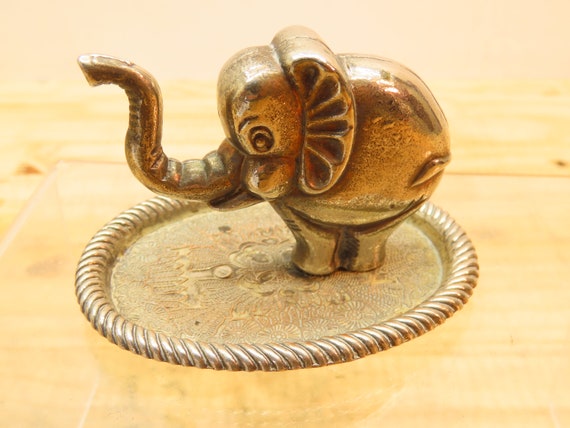 Vintage Zinc Alloy Silver Elephant Ring Holder an… - image 1