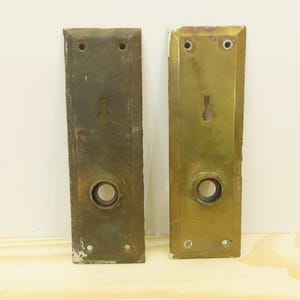 2 Vintage Skeleton Key Door Knob Backplates Architectural Salvage Art Decor