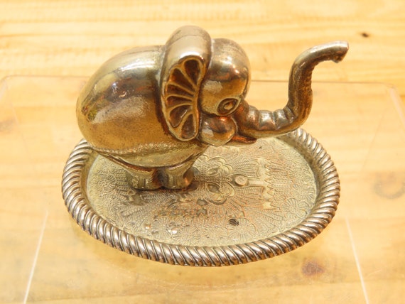Vintage Zinc Alloy Silver Elephant Ring Holder an… - image 2