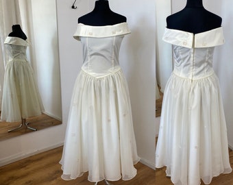 Vintage wedding dress / White floral wedding dress / 1950s bridal dress