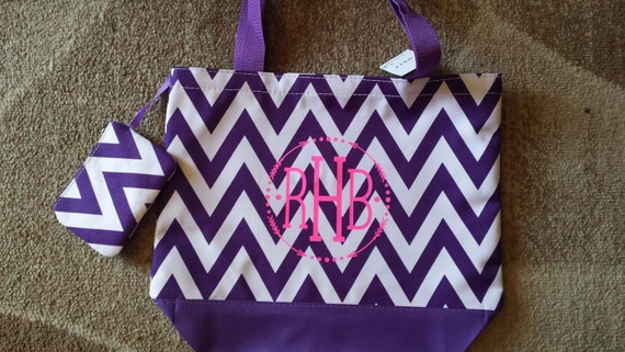 Items similar to Chevron tote bags - Monogrammed - Bag - Personalized ...