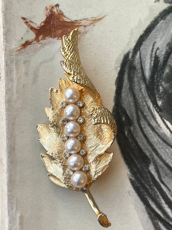 Vintage Pearl & Rhinestone Leaf Brooch