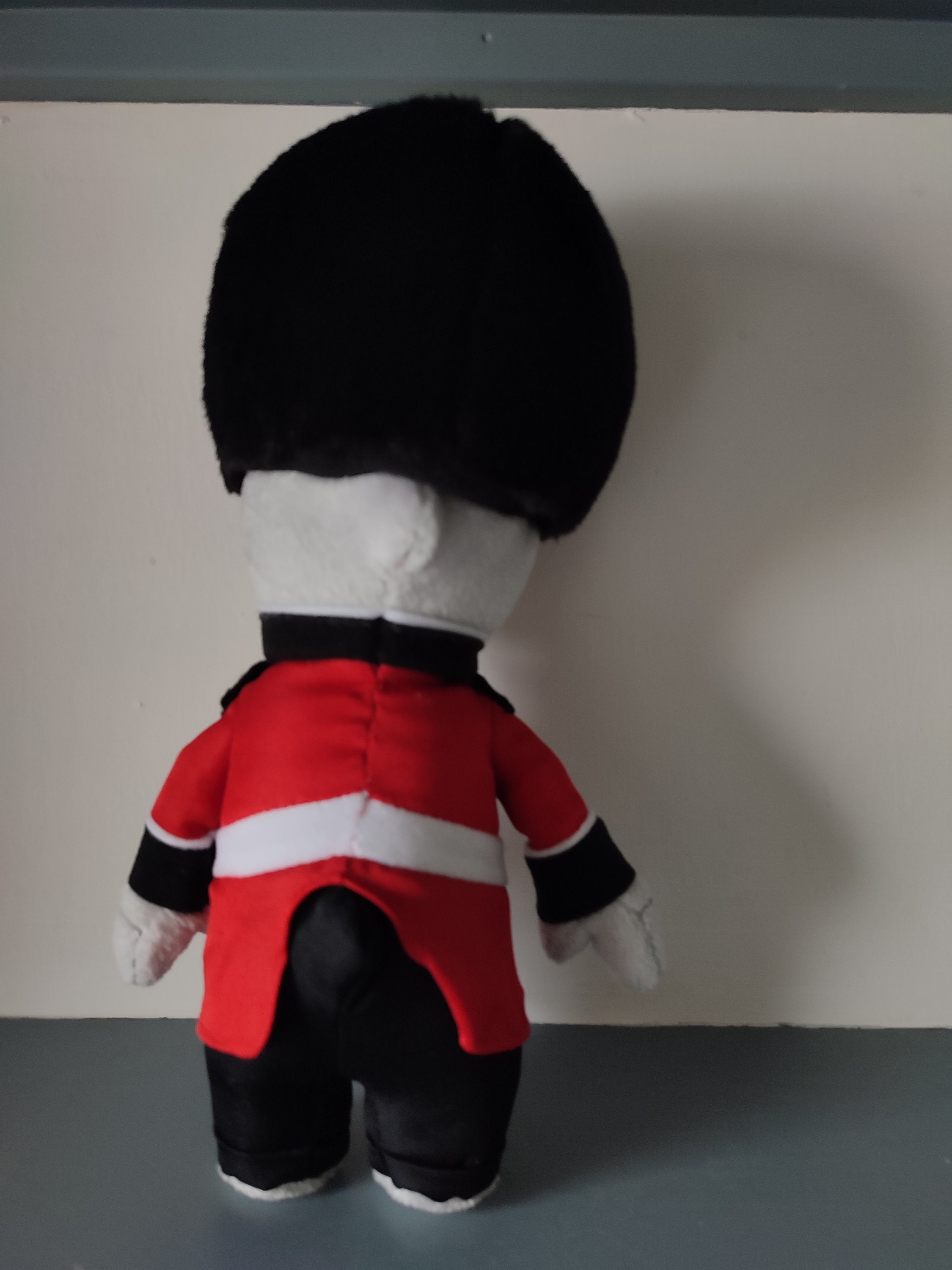 ロンドンオリンピック 2012限定 wenlock Queen's Guard s-l400.jpg