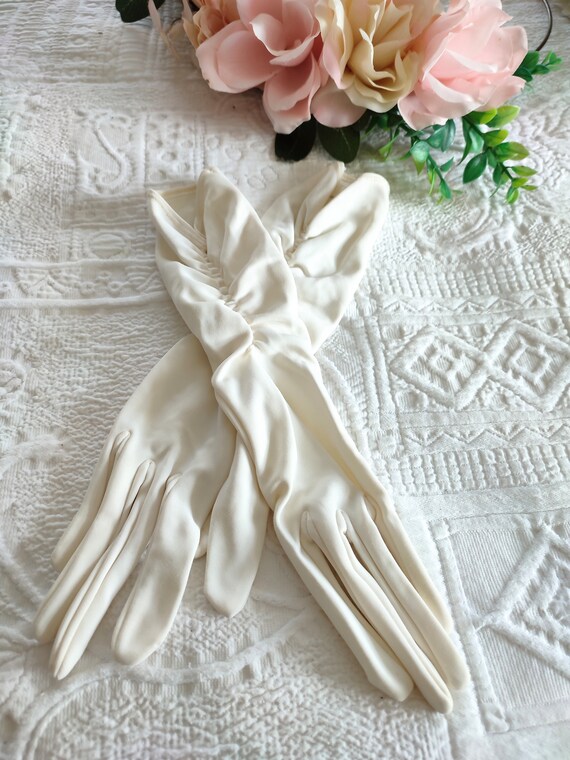 Vintage long white birdal gloves, white gloves, r… - image 6