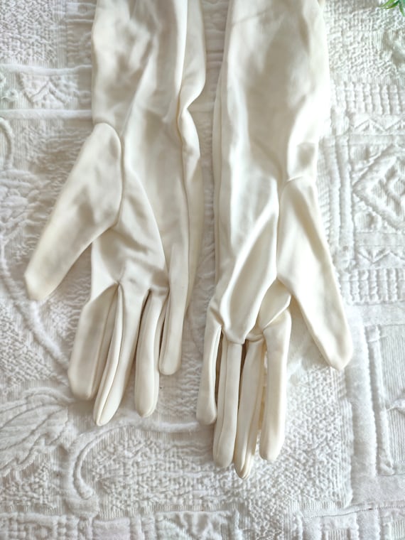 Vintage long white birdal gloves, white gloves, r… - image 4