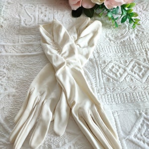 Vintage long white birdal gloves, white gloves, retro wedding gloves formal evening bridal gloves rockabilly glamour style mid length gloves