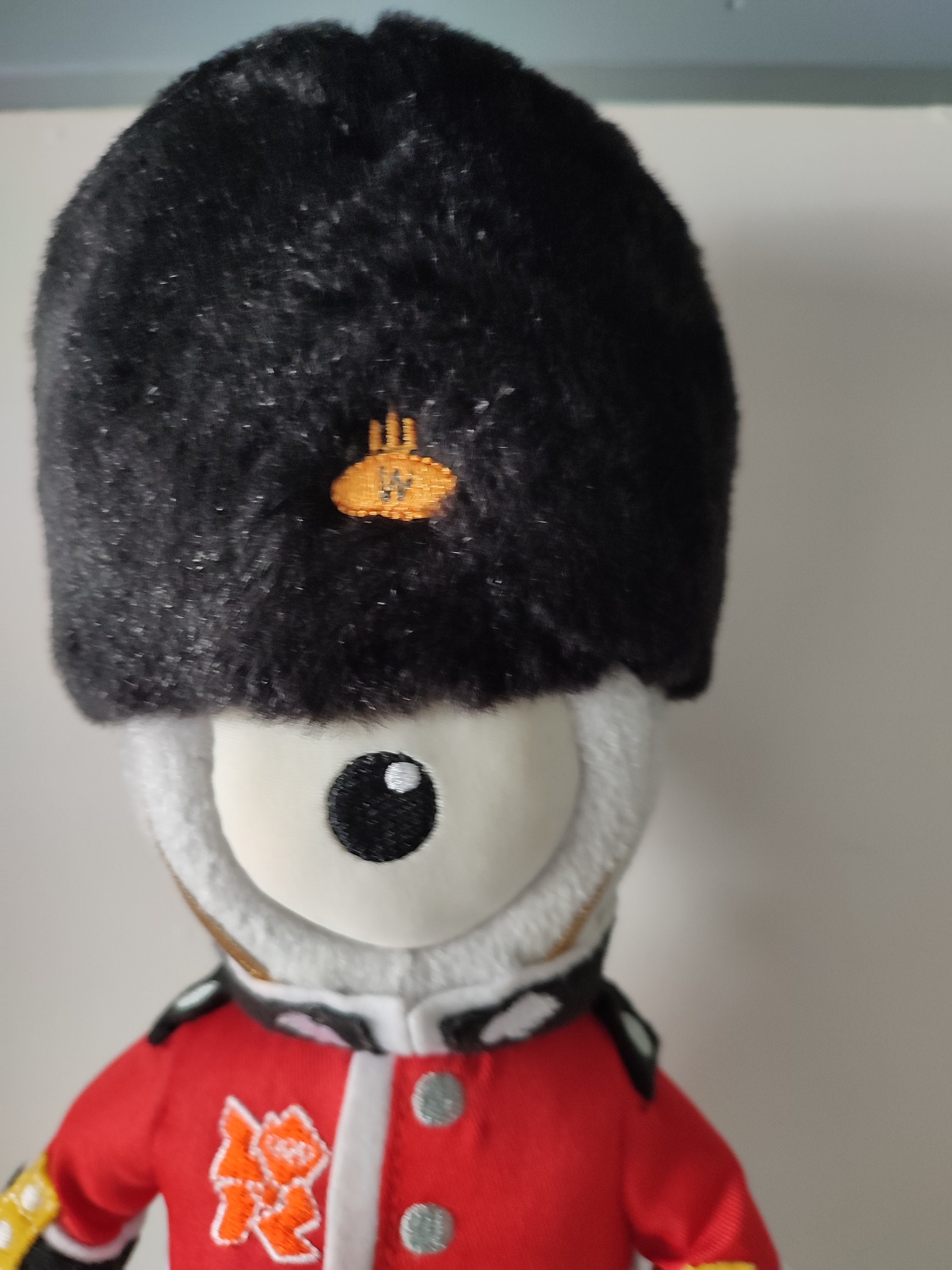 ロンドンオリンピック 2012限定 wenlock Queen's Guard London 2012 Olympics Mascot - Wenlock - Queens Guard