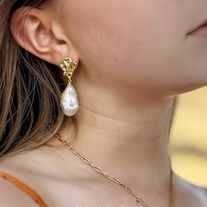AAA + | Large baroque pearl earrings  I Flameball white pearl | Freshwater pearl | Dangling earrings| dangle earrings | Bridal Earrings