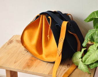 Sac fourre-tout en cuir simple / Sac en cuir jaune / Sac en cuir bleu / Fourre-tout simpliste / Sac minimaliste en cuir bleu et jaune