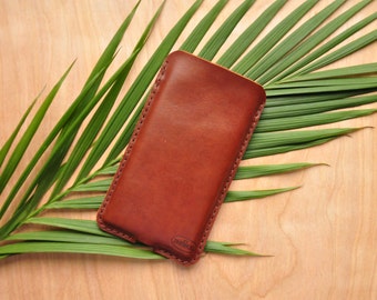 Custom-sized Simple Leather Phone Case / iPhone Pouch / Mobile Sleeve in Cognac Leather