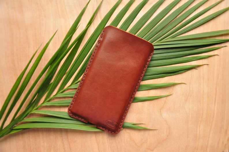 Custom-sized Simple Leather Phone Case / iPhone Pouch / Mobile Sleeve in Cognac Leather zdjęcie 1