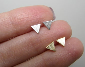 Tiny triangle Earrings, Triangle Studs, Minimalist Earrings, Minimalist Studs Geometric jewelry, Gold triangle earrings