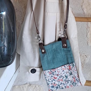 Blauw en Liberty corduroy telefoonhoesje, afneembare en verwisselbare leren schouderband - Klein smartphonetasje