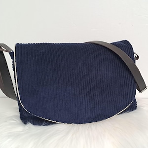 Sac à main velours côtelé bleu marine bandoulière cuir