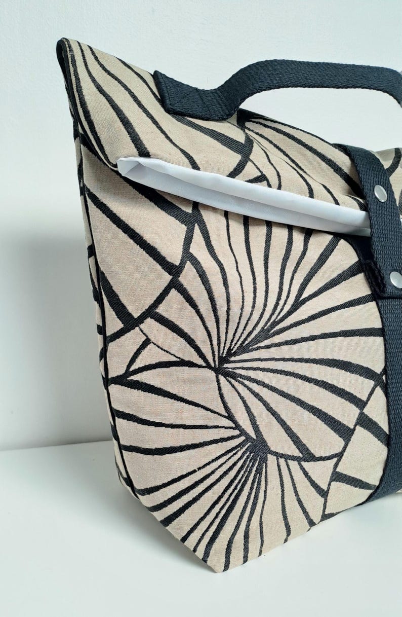 Large Cream and Water Lily Toiletry Bag Waterproof Lining Bag Christmas