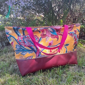 Sac cabas toile Indienne safran - Sac weekend femme en simili cuir bordeaux et tissu floral style bohème - Pièce unique