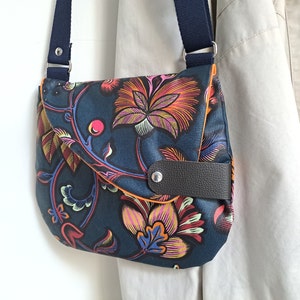 Sac besace imperméable femme tissu fleurs Indienne Sac besace bandoulière réglable Sac à main décontracté porté travers image 1