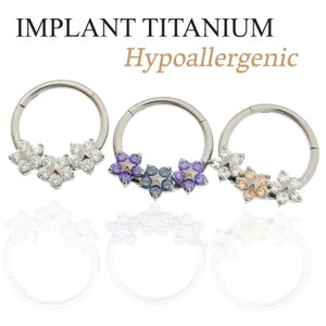 Aro de titanio con bisagra y clicker con flores de circonita cúbica · Perforación para tabique/daith/hélice - hipoalergénica, disponible en oro, plata, 16 g
