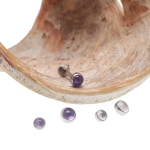 Piercing piatto in titanio con impianto in pietra di luna nuvolosa/ametista, 14 g, ideale per piercing dermico, filettatura da 1,2 mm