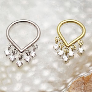 16g インプラント チタン ダングル セプタム/ダイス クリッカー リング 8 mm、10 mm チタン、ヒンジ クリッカー、軽量、かわいい、低アレルギー性