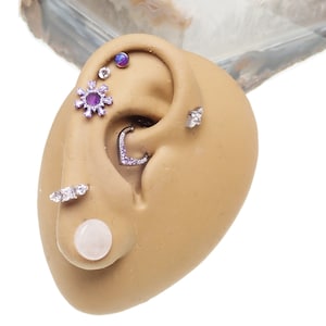 Implante de titanio con rosca interna, amatista real y racimo de circonitas cúbicas, parte posterior plana de 18 g, 16 g, 14 g, medusa, filtrum, perforación de oreja plana y helix