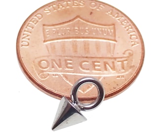 Dije de titanio con forma de cono y punta: accesorio para piercing colgante (5 mm)