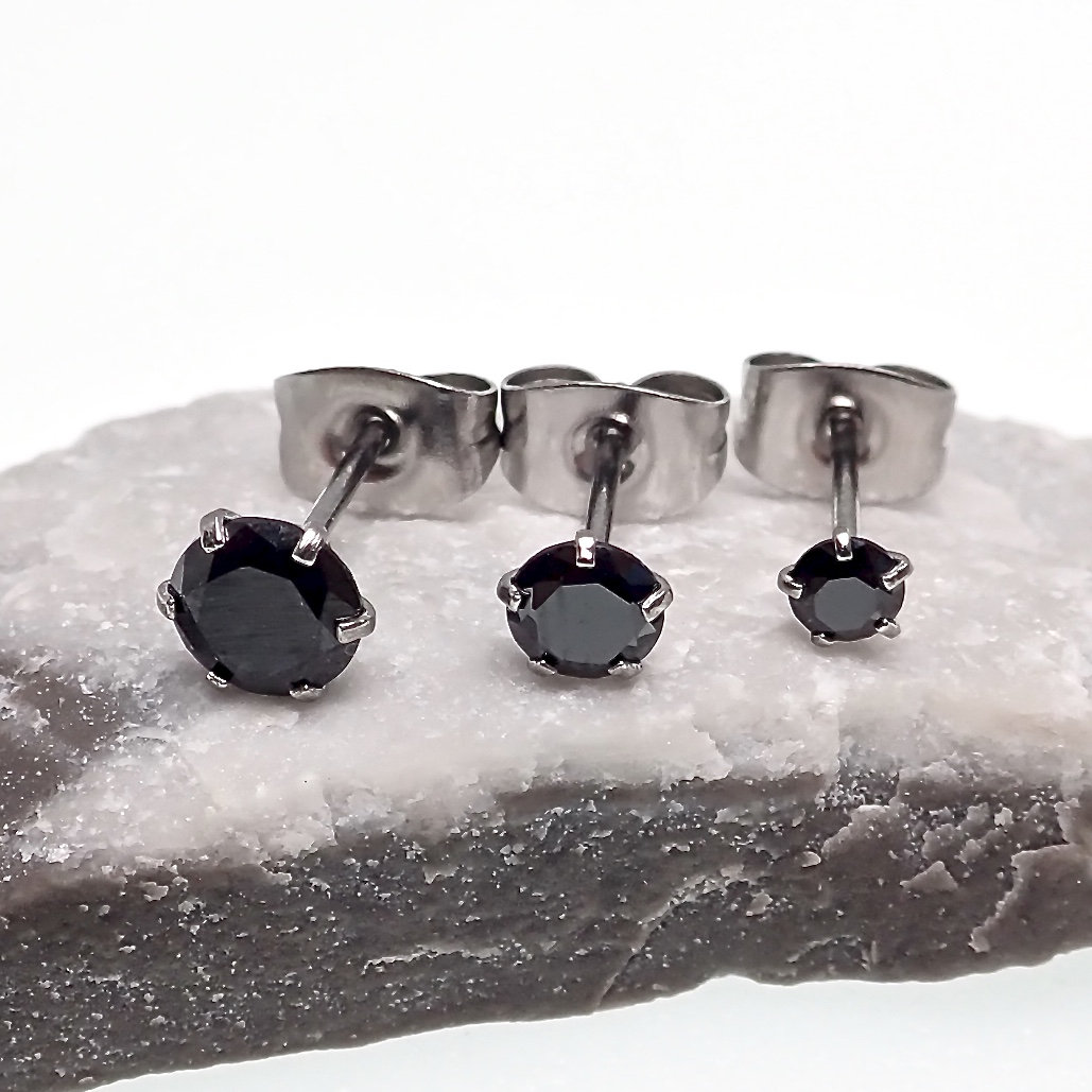 Sentio | Black Stainless Steel Zirconia Hemp Stud Earring | In Stock! | Lucleon - Foto 2