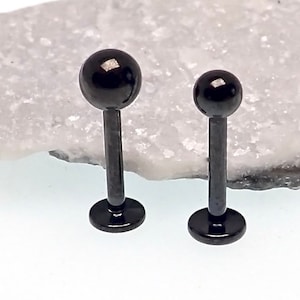 ブラック PVD プレーン ボール インプラント チタン 8 mm フラットバック ピアス 16g