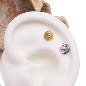 Piercing Flatback de Titânio com Implante Star Moon & CZ 18g, 16g, 14g, rosca interna, hélice, lábio, tragus, concha