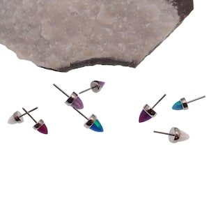 Titan 3 mm Push Fit Feueropal Kegel Oben Befestigung, ideal für Flatback, Helix, Tragus Lip, Knorpel Piercings