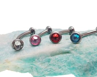 Piercing de titanio con rosca interna y piedra de cristal Swarovski de 4 mm y 16 g (labio vertical, daith, torre, ceja y áreas).