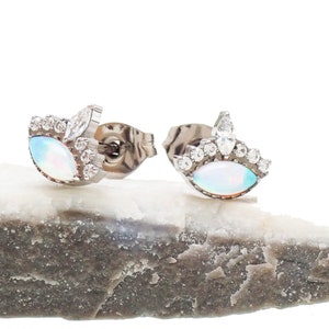 Titan Opalite und CZ Ohrringe, empfindliches Ohr, 20g Paar. Lobes, Ohrstecker, empfindliche Ohren, anlauffrei, tragen in Dusche Ohrringe