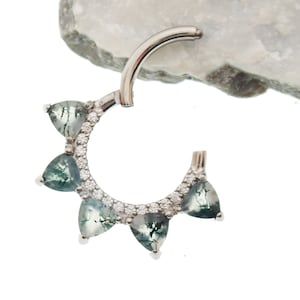 Anillo de aro con segmento de clic con bisagra de titanio, piedra natural de ÁGATA MUSGO y circonita cúbica, 8 mm (Daith, tabique), 16 g