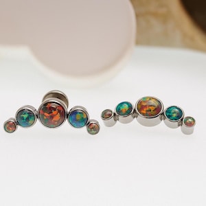 インプラントチタンギャラクシー/ダークチェリーファイアオパールCZクラスターインプラントチタンフラットバックピアス18g、16g、ヘリックス、コンク、フラットピアス
