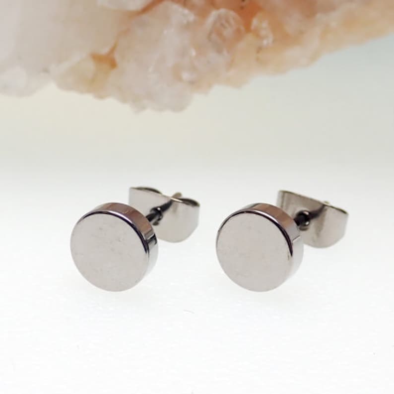 Implant-grade Titanium flat disc earring,  6mm titanium round disc stud earrings, 100% Hypoallergenic, Sensitive ear, anodizing avaible 