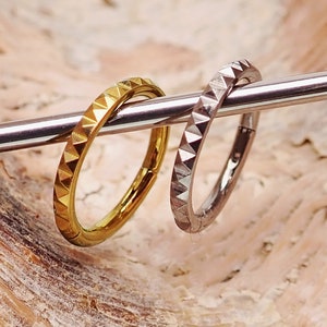 Implant titanium Pyramid-Style Engraved 8mm Titanium Clicker · Rook/Septum/Helix/Daith · 16g 8MM