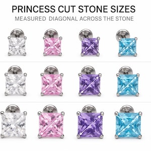 Könnte beinhalten: Eine Größentabelle für Schmuck mit Prinzessschliff-Steinen, die quadratische Ohrstecker in 4mm, 5mm und 6mm zeigt. Jede Reihe enthält klare, rosa, violette, hellblaue und schwarze Steine in Metallfassungen. Der Text lautet PRINCESS CUT STONE SIZES.