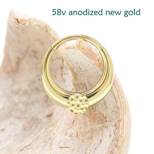 14G /16G New Gold 58v color  or silver, rose gold, implant titanium hinged seamless clicker with  hammered design ,septum daith piercings