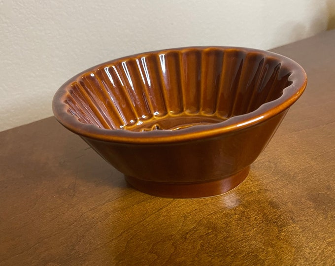 Vintage 1962 William Sonoma Brown Glaze Pineapple-Shaped Cranberry Mold;