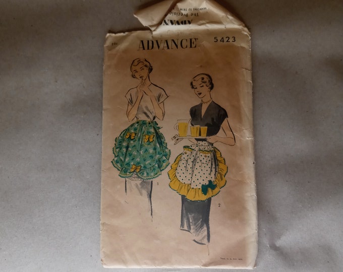 ADVANCE 1940s pattern 5423 Aprons