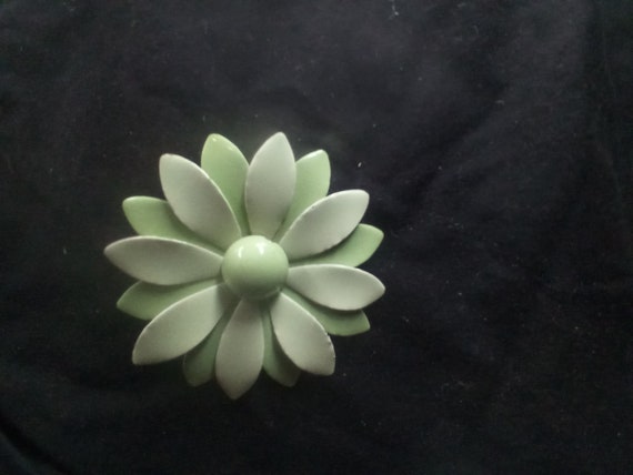 Vintage Mod 1960’s Enamel Flower Power Brooches P… - image 2